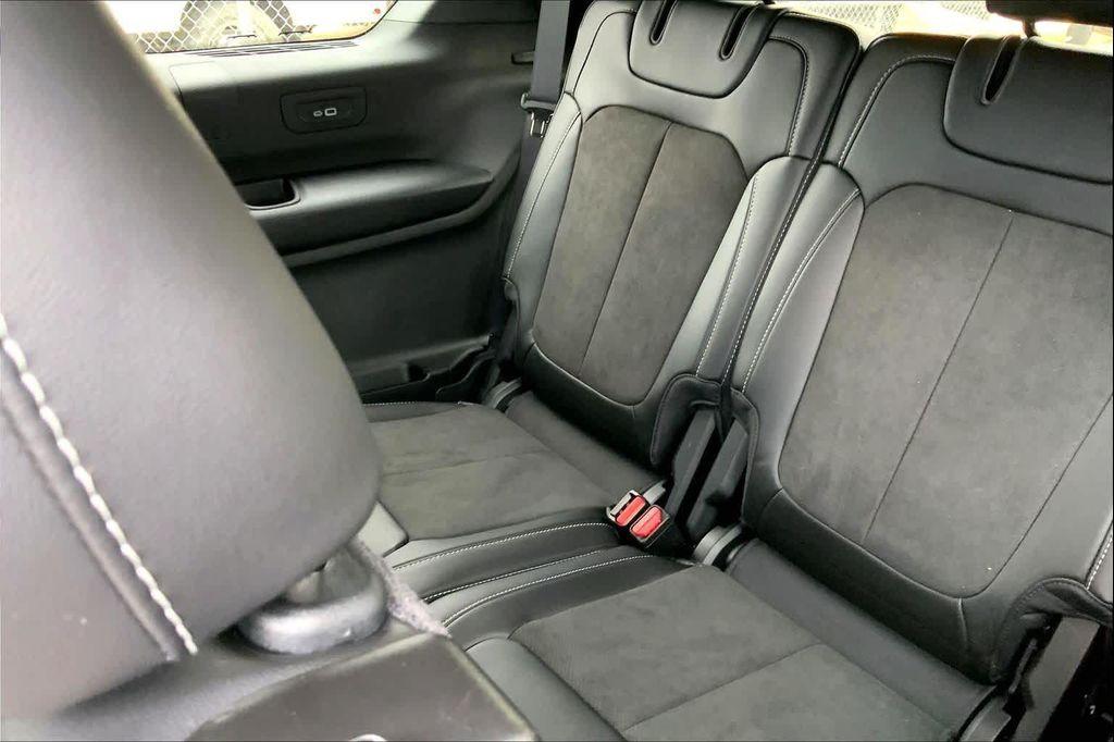 new 2026 Jeep Grand Cherokee L car, priced at $46,277