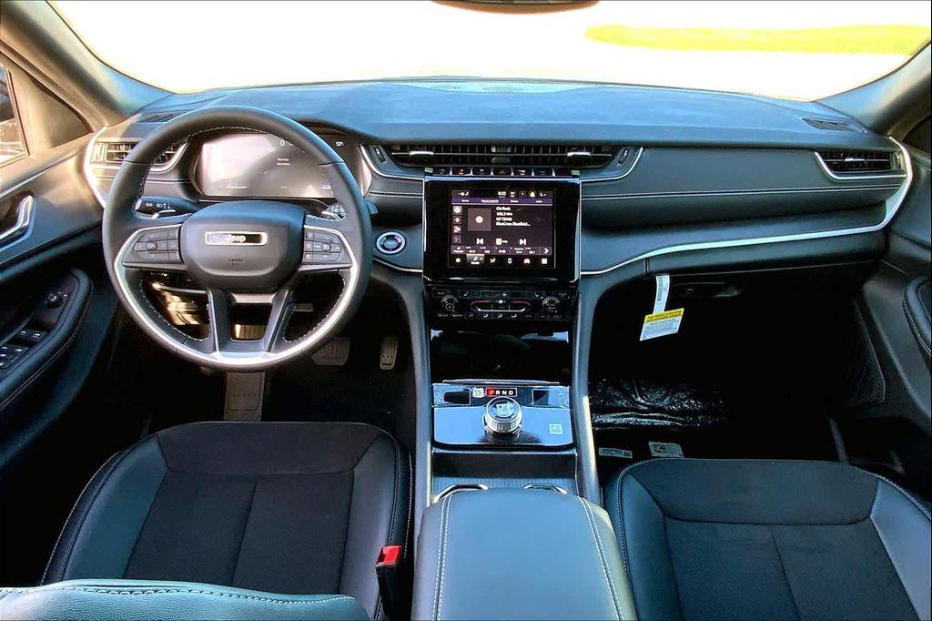 used 2024 Jeep Grand Cherokee car, priced at $33,390