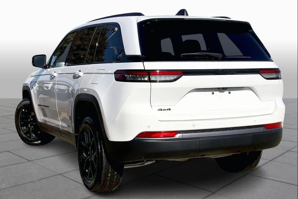 new 2026 Jeep Grand Cherokee car, priced at $43,061