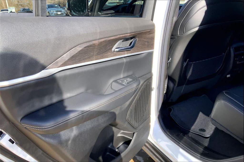 new 2026 Jeep Grand Cherokee car, priced at $43,061