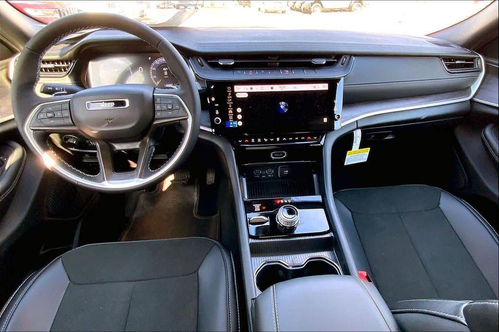 new 2026 Jeep Grand Cherokee car, priced at $43,061