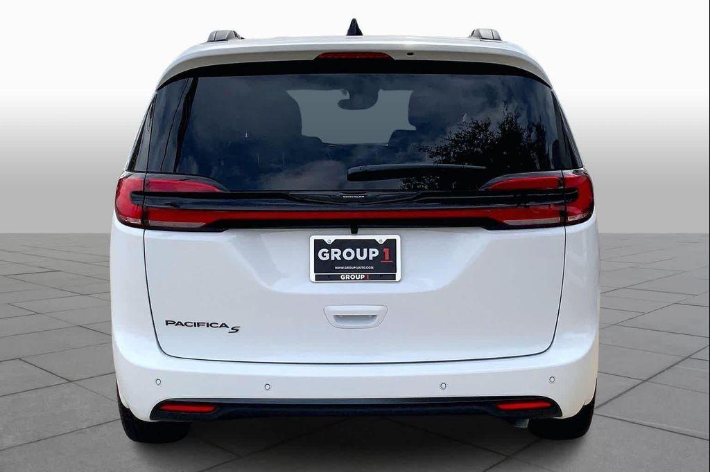 new 2026 Chrysler Pacifica car, priced at $45,114