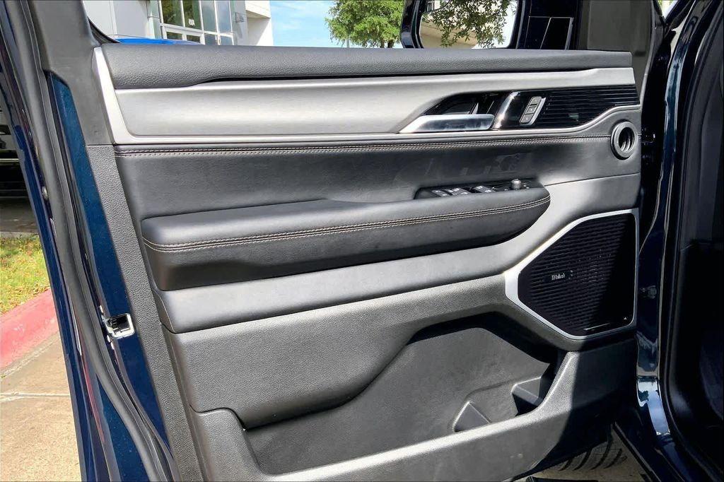 new 2026 Jeep Grand Wagoneer car, priced at $81,171