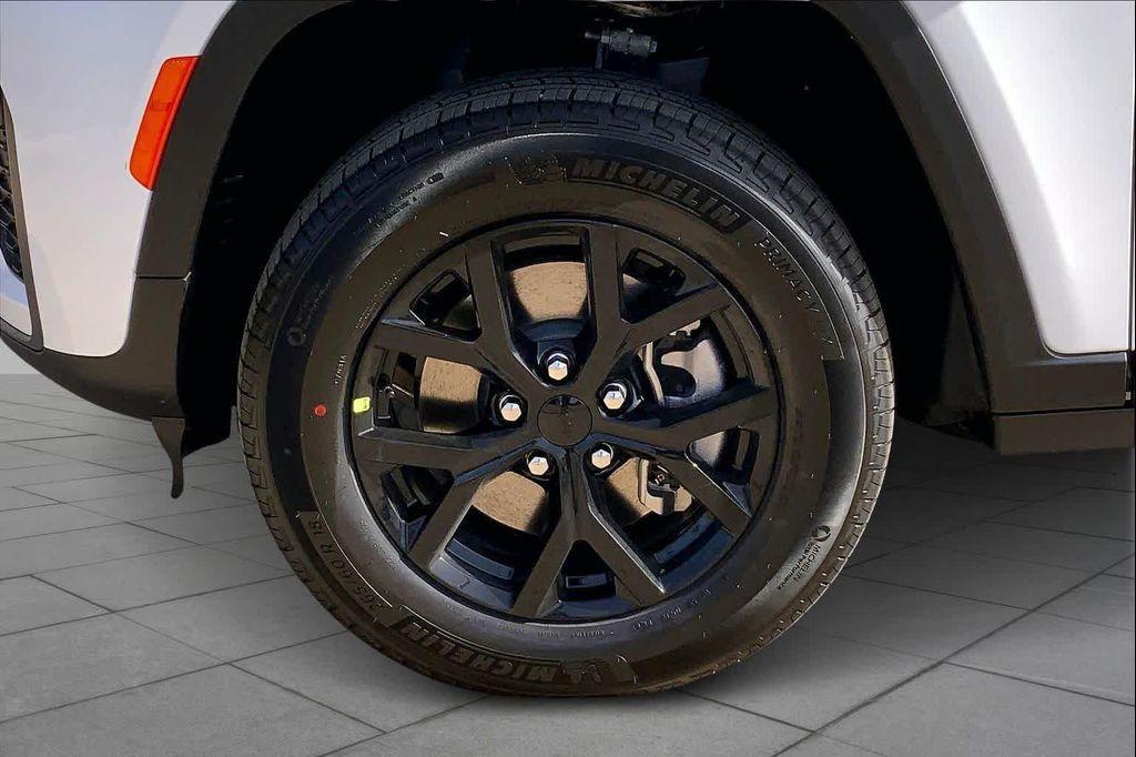 new 2026 Jeep Grand Cherokee L car, priced at $46,277