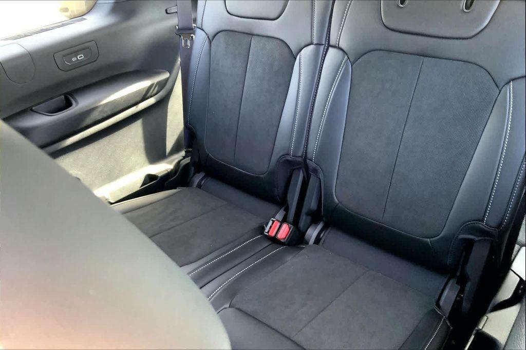 new 2026 Jeep Grand Cherokee L car, priced at $46,277
