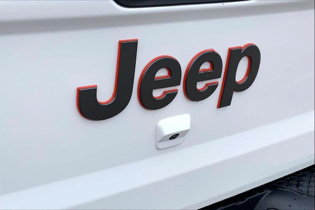 new 2026 Jeep Gladiator car, priced at $47,969
