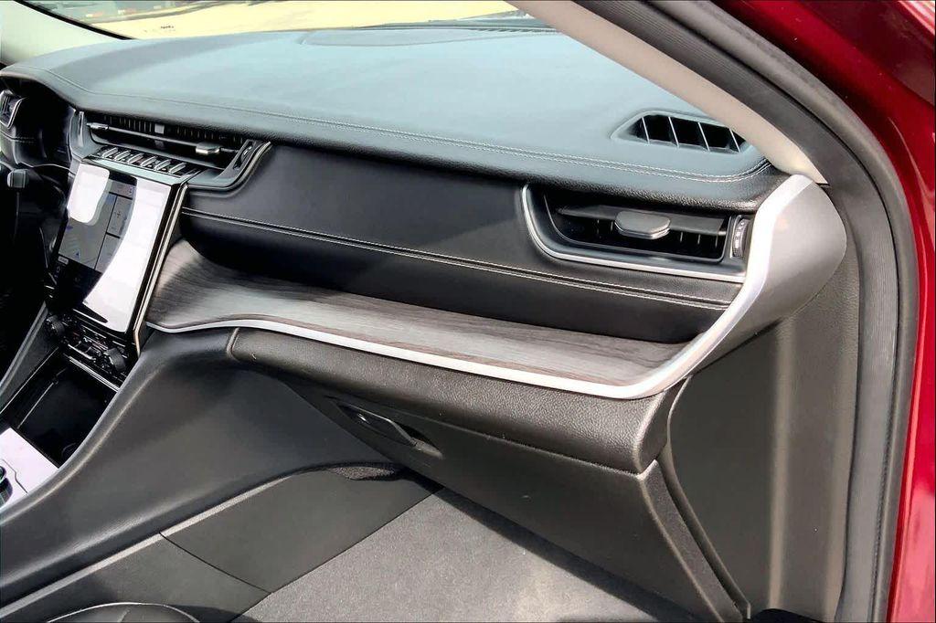 used 2024 Jeep Grand Cherokee car, priced at $25,990