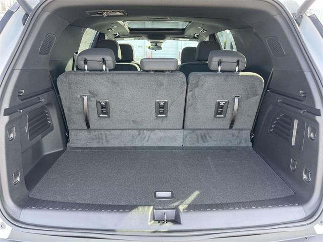 new 2026 Chevrolet Traverse car, priced at $43,743