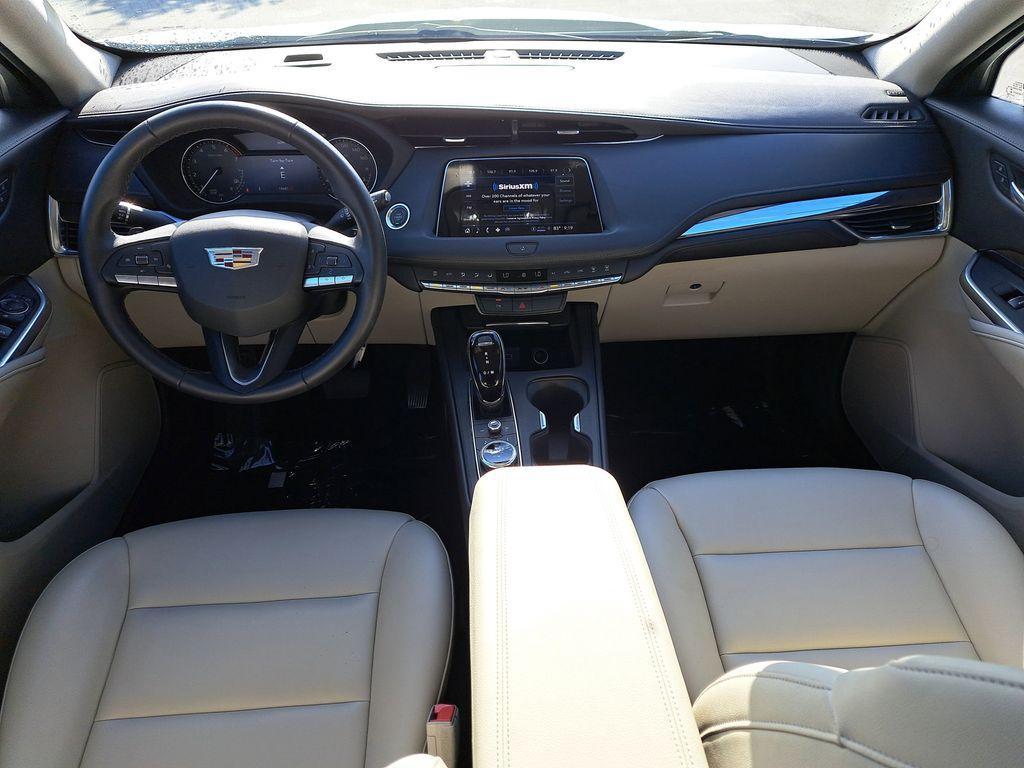 used 2022 Cadillac XT4 car, priced at $26,995