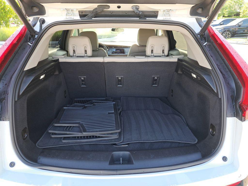 used 2022 Cadillac XT4 car, priced at $26,995