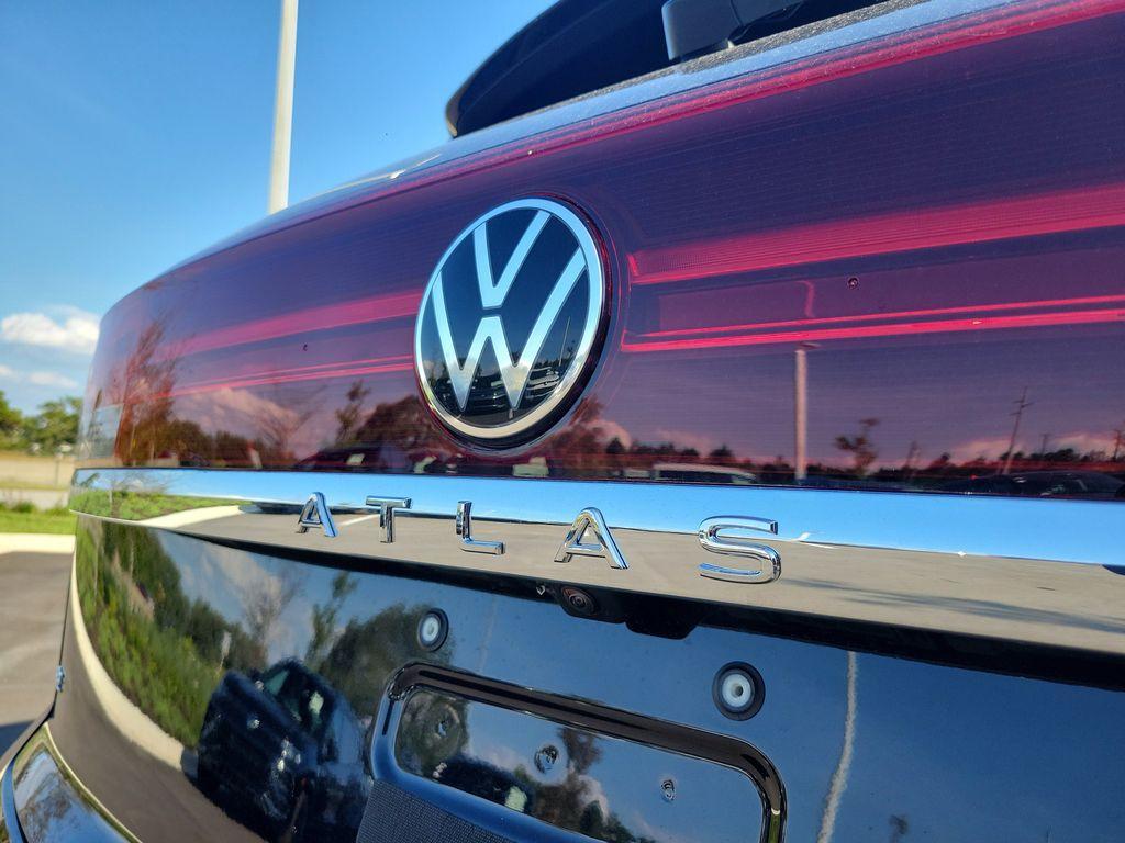 new 2026 Volkswagen Atlas Cross Sport car, priced at $41,042