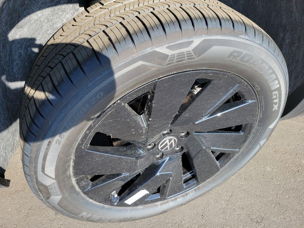 new 2026 Volkswagen Atlas Cross Sport car, priced at $41,042