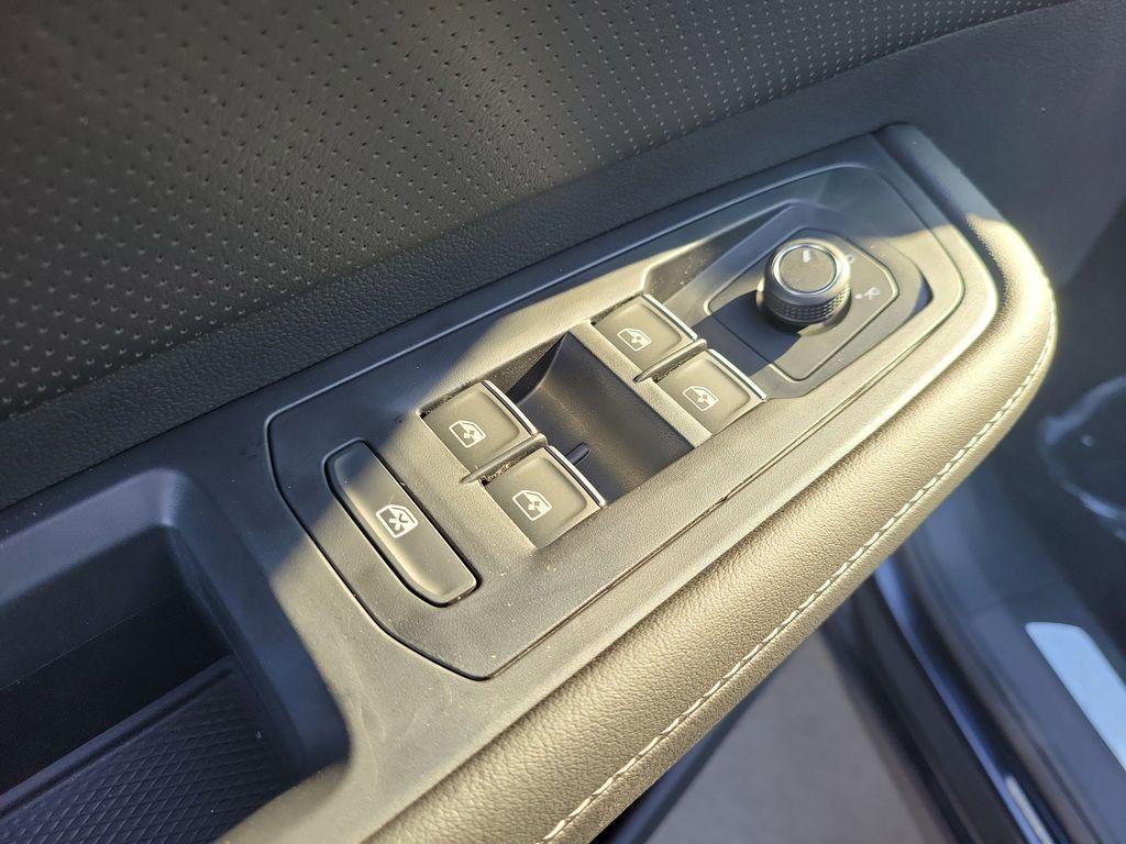 new 2026 Volkswagen Atlas Cross Sport car, priced at $41,042