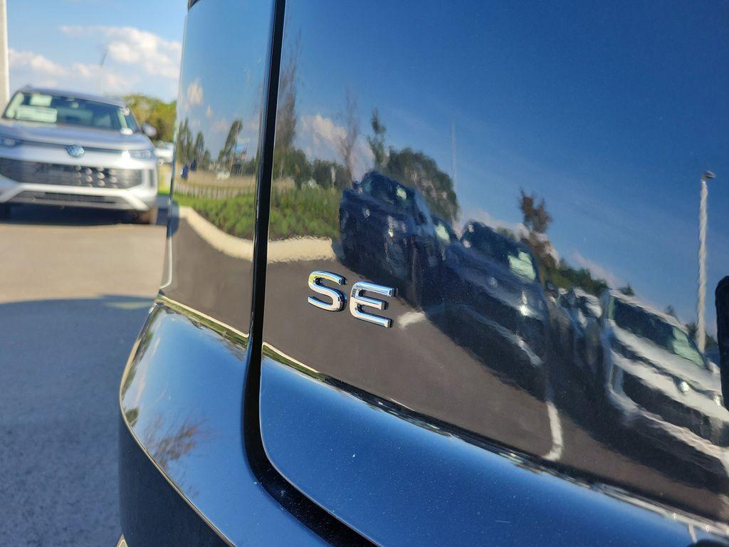 new 2026 Volkswagen Atlas Cross Sport car, priced at $41,042