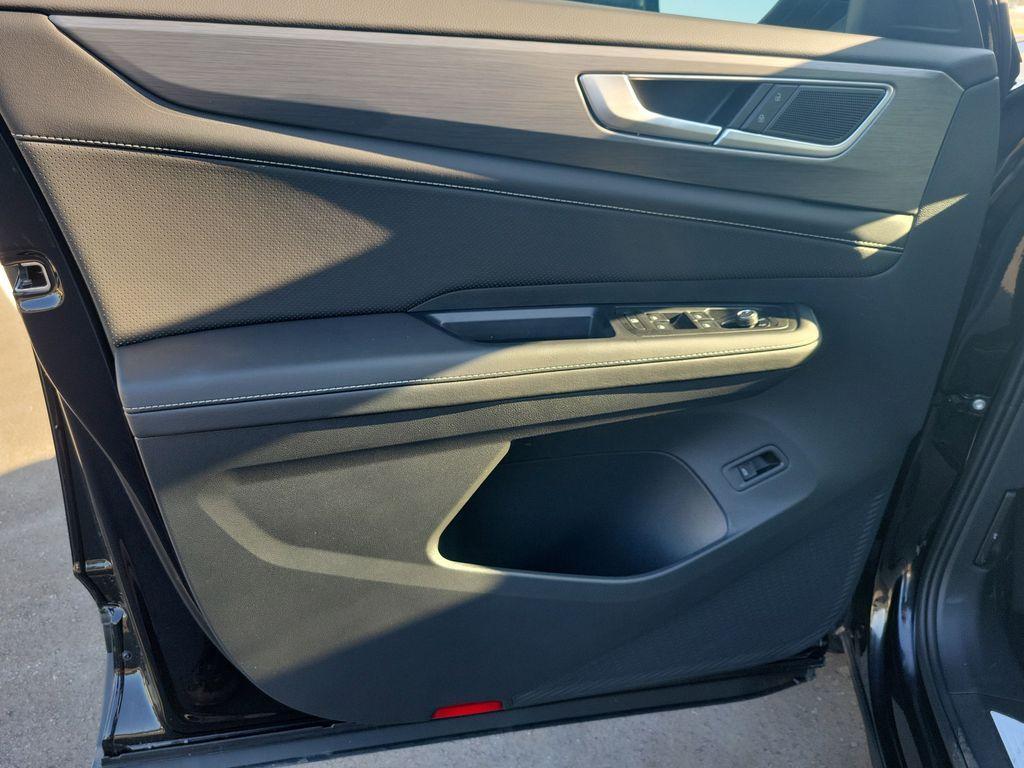 new 2026 Volkswagen Atlas Cross Sport car, priced at $41,042