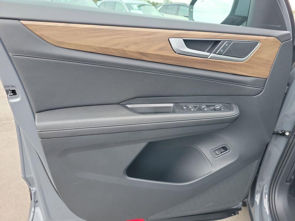 new 2026 Volkswagen Atlas car, priced at $42,987