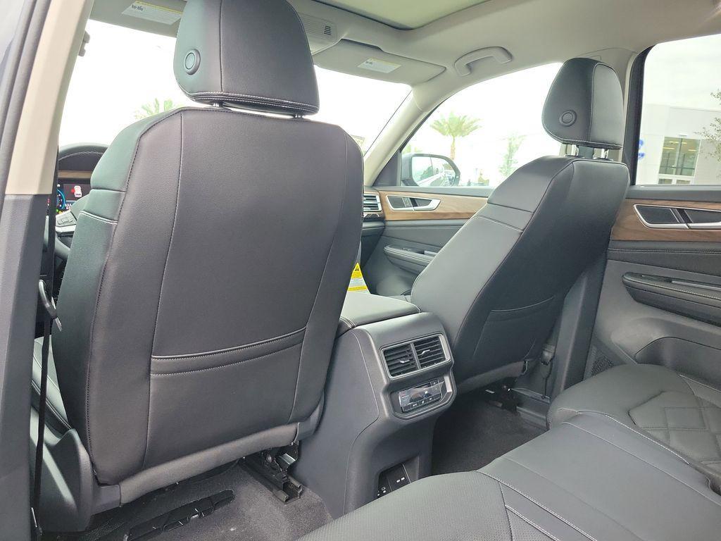 new 2026 Volkswagen Atlas car, priced at $42,987