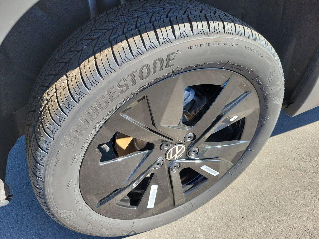 new 2026 Volkswagen Taos car, priced at $30,914