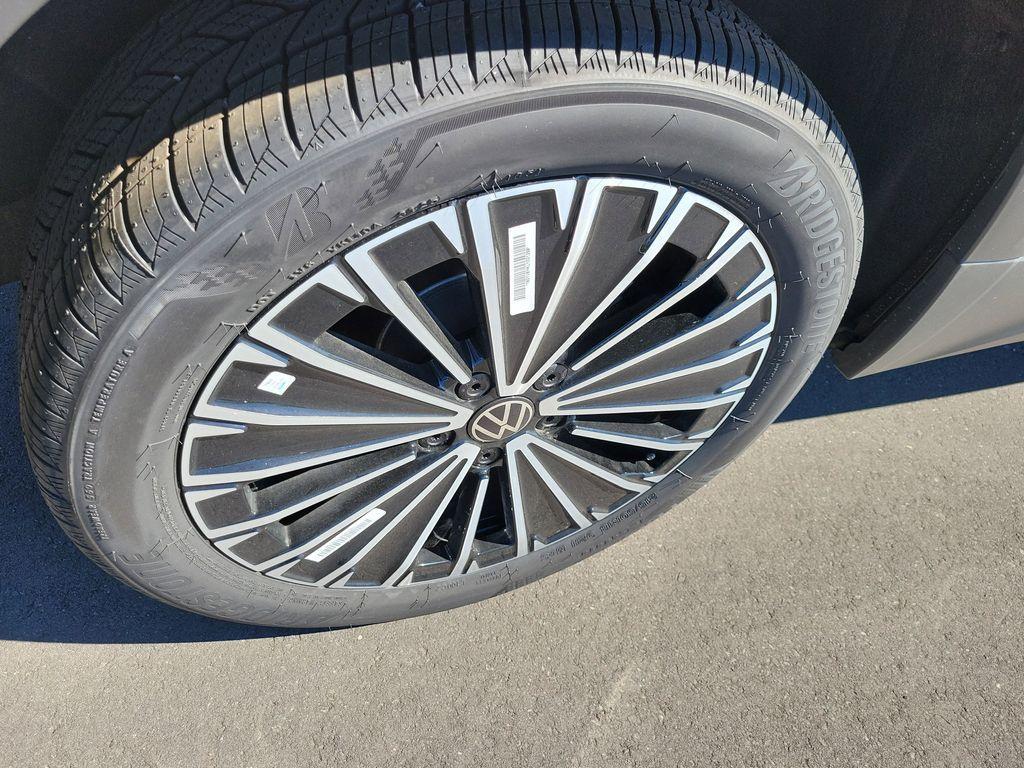 new 2026 Volkswagen Taos car, priced at $30,574