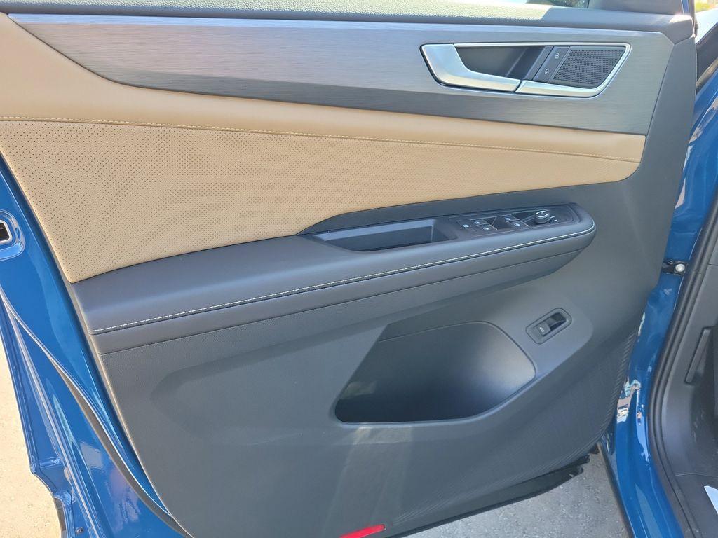 new 2026 Volkswagen Atlas Cross Sport car, priced at $41,562