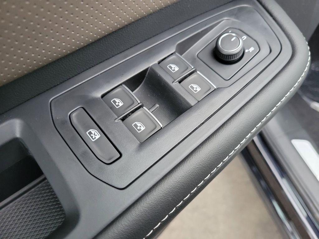 new 2026 Volkswagen Atlas car, priced at $46,701