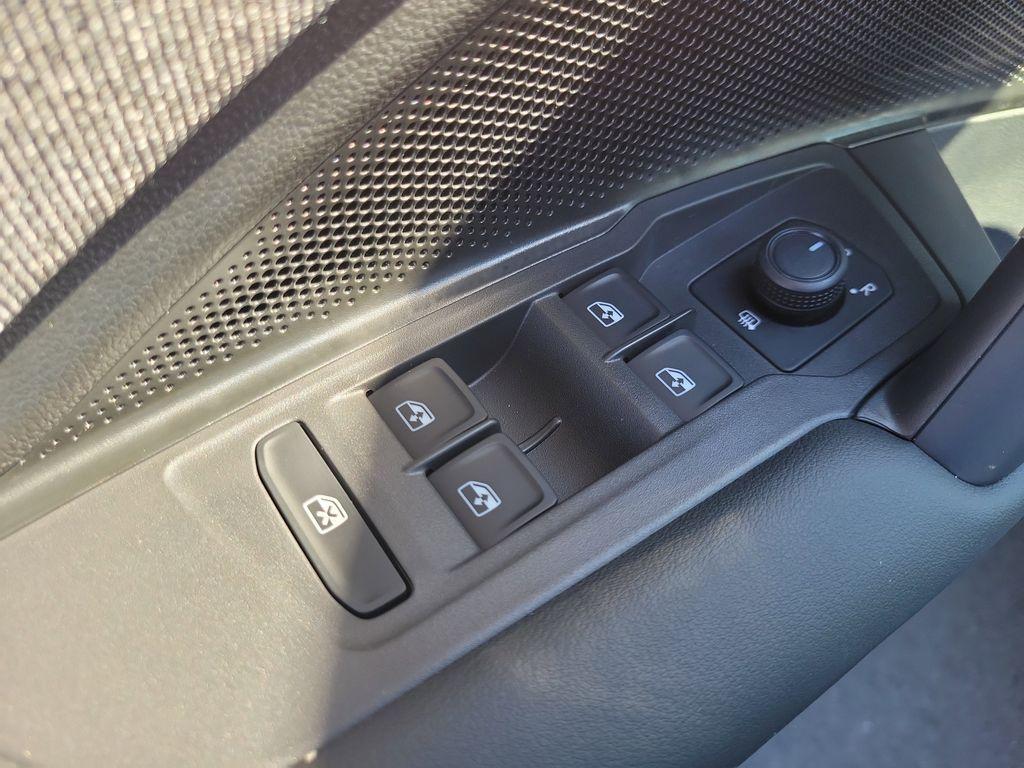 new 2025 Volkswagen Tiguan car, priced at $26,204