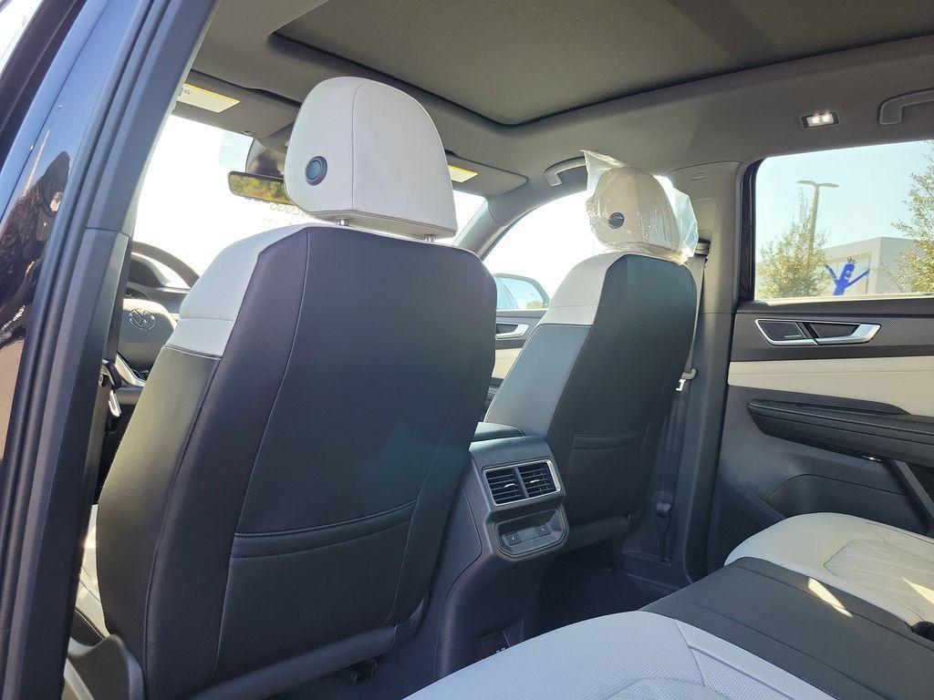 new 2026 Volkswagen Atlas Cross Sport car, priced at $51,069