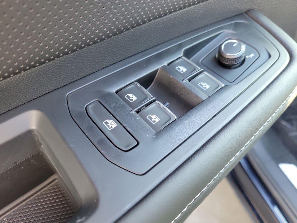 new 2026 Volkswagen Atlas Cross Sport car, priced at $41,562