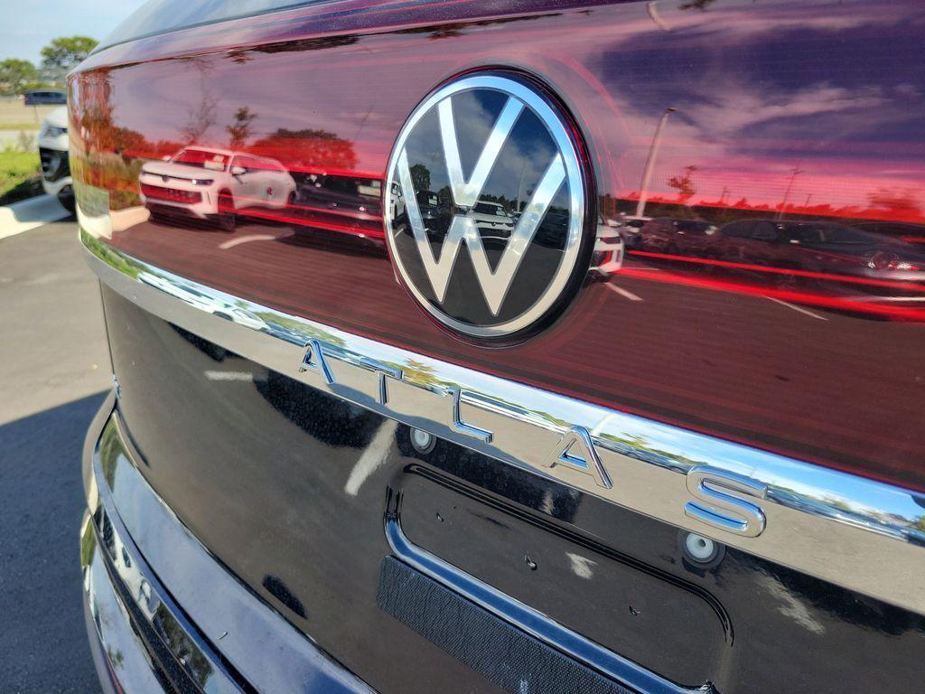 new 2026 Volkswagen Atlas Cross Sport car, priced at $41,562