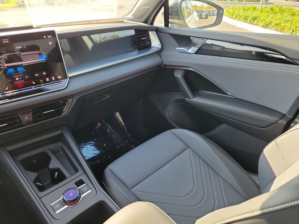 new 2026 Volkswagen Tiguan car, priced at $37,925