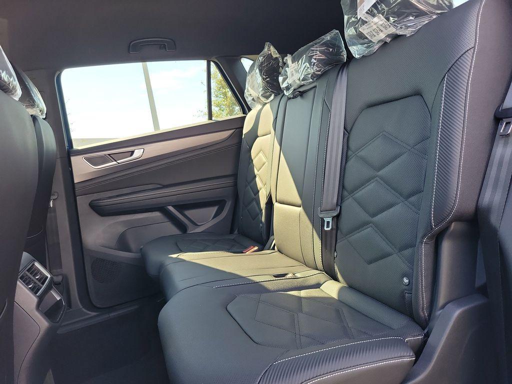 new 2026 Volkswagen Atlas Cross Sport car, priced at $36,255