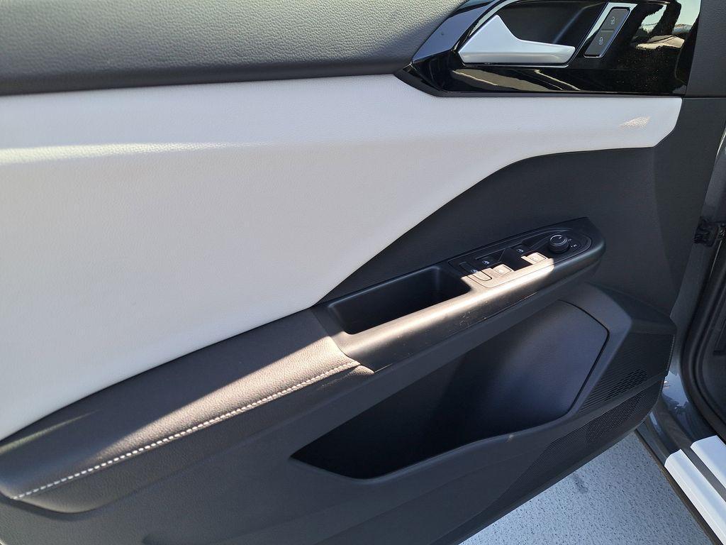 new 2026 Volkswagen Taos car, priced at $27,046