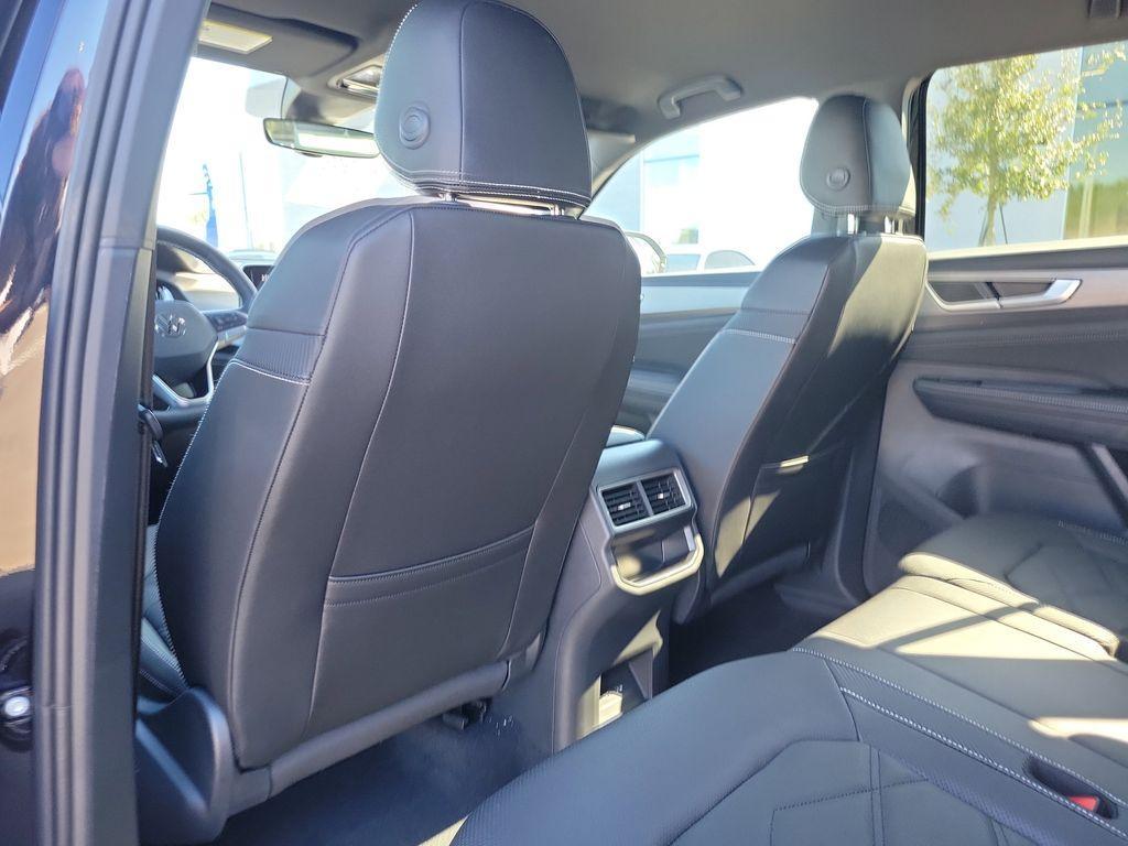 new 2026 Volkswagen Atlas Cross Sport car, priced at $36,255