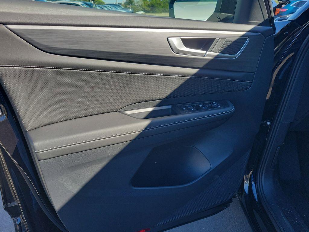 new 2026 Volkswagen Atlas Cross Sport car, priced at $36,255