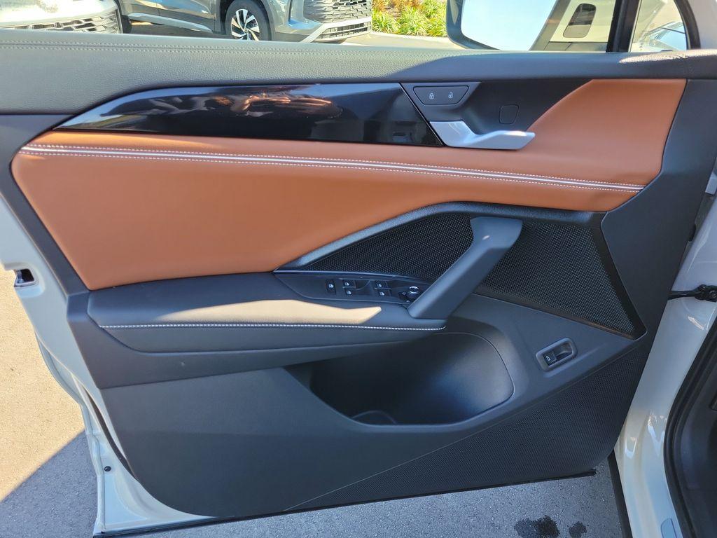 new 2026 Volkswagen Tiguan car, priced at $43,556