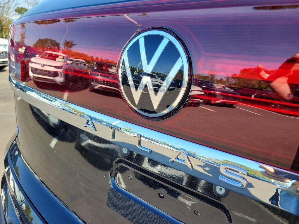 new 2026 Volkswagen Atlas Cross Sport car, priced at $41,562