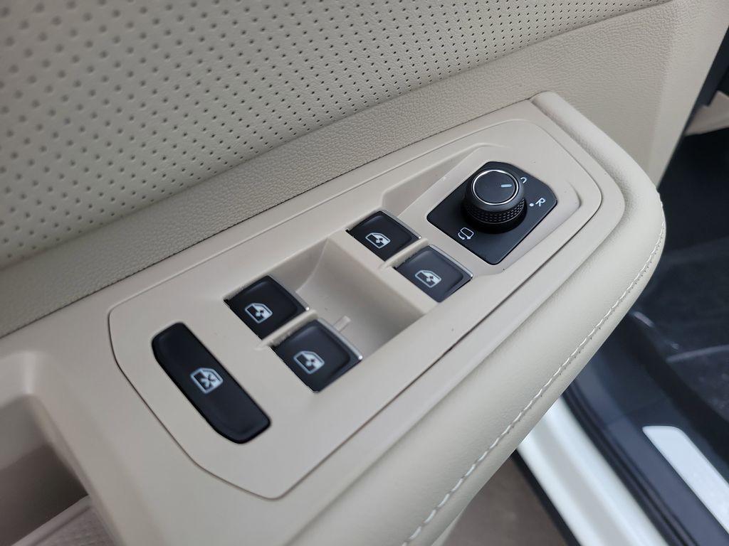 new 2026 Volkswagen Atlas car, priced at $51,983