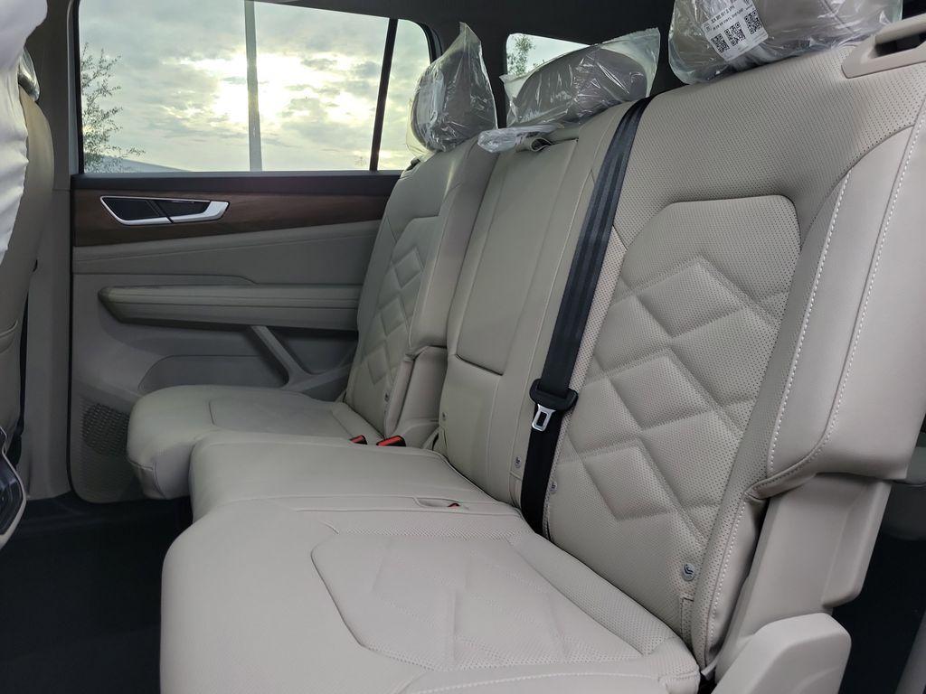 new 2026 Volkswagen Atlas car, priced at $37,168