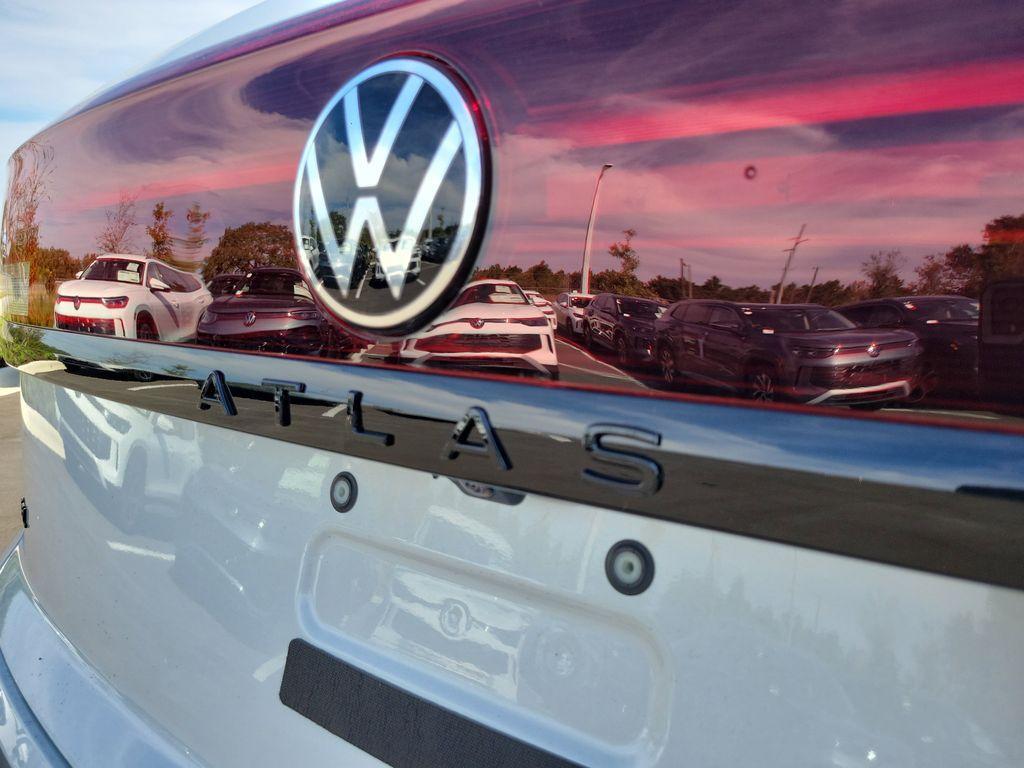 new 2026 Volkswagen Atlas Cross Sport car, priced at $48,546