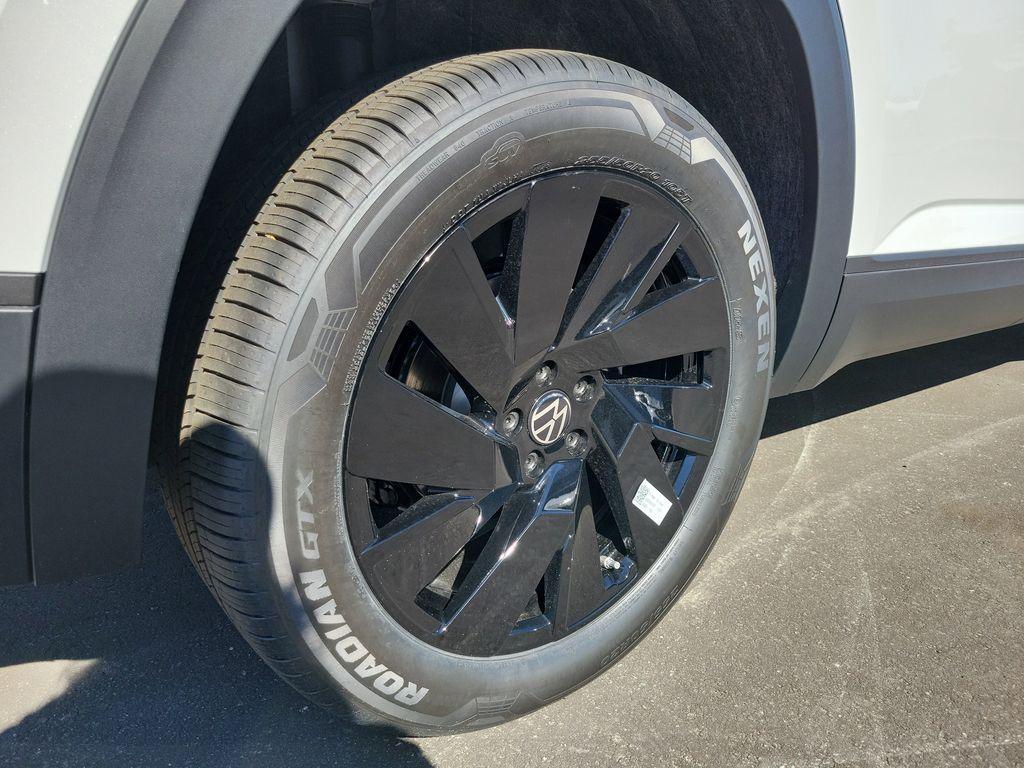 new 2026 Volkswagen Atlas car, priced at $43,585