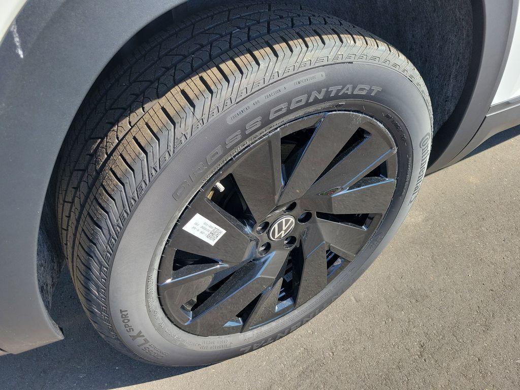 new 2026 Volkswagen Atlas car, priced at $43,585