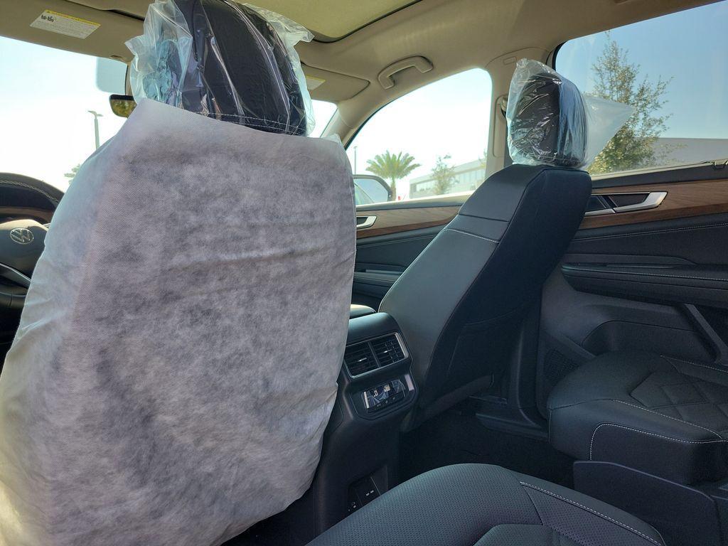 new 2026 Volkswagen Atlas car, priced at $43,585