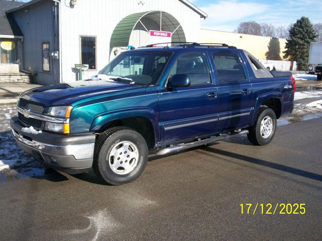 used 2005 Chevrolet Avalanche car, priced at $8,499