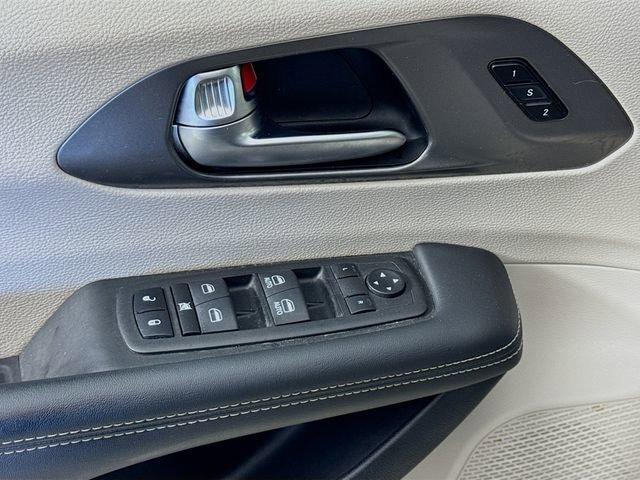 used 2023 Chrysler Pacifica car, priced at $21,988