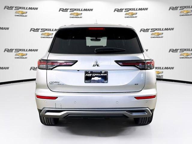 used 2025 Mitsubishi Outlander car, priced at $25,604