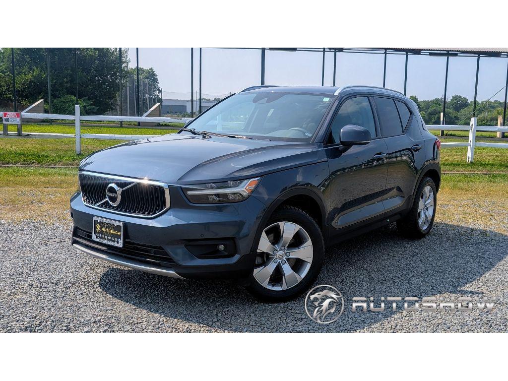 used 2022 Volvo XC40 car, priced at $16,500