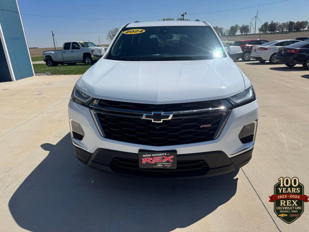 used 2024 Chevrolet Traverse car, priced at $39,900