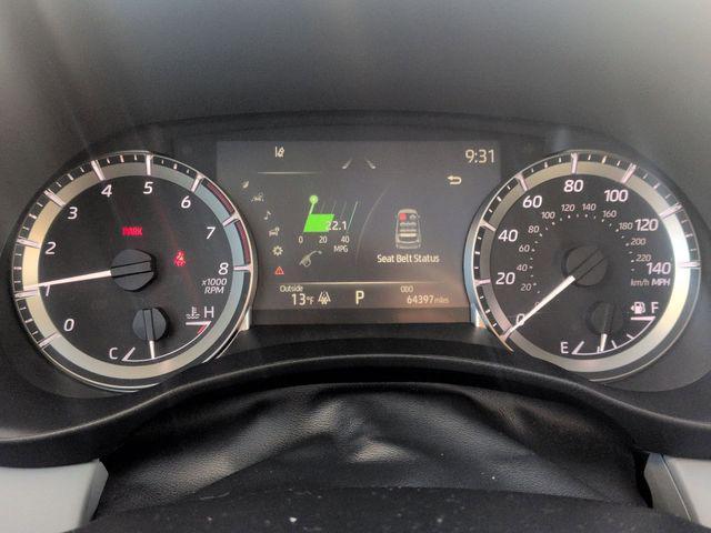 used 2023 Toyota Highlander car, priced at $34,999