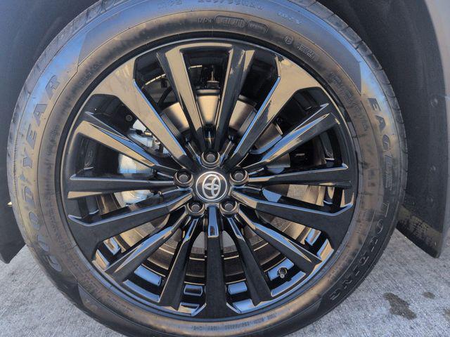 used 2026 Toyota Highlander car, priced at $50,500