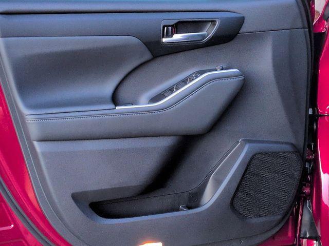 used 2026 Toyota Highlander car, priced at $47,900